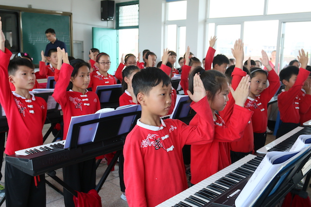 摩斯国际乐器牵手萧山三星小学爱心再回访在杭州举办