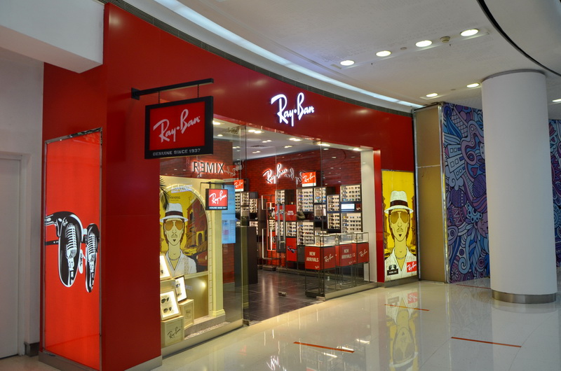 Ray?Ban 宏伊国际广场店——摩斯国际 CIS 商用安装系统的经典应用