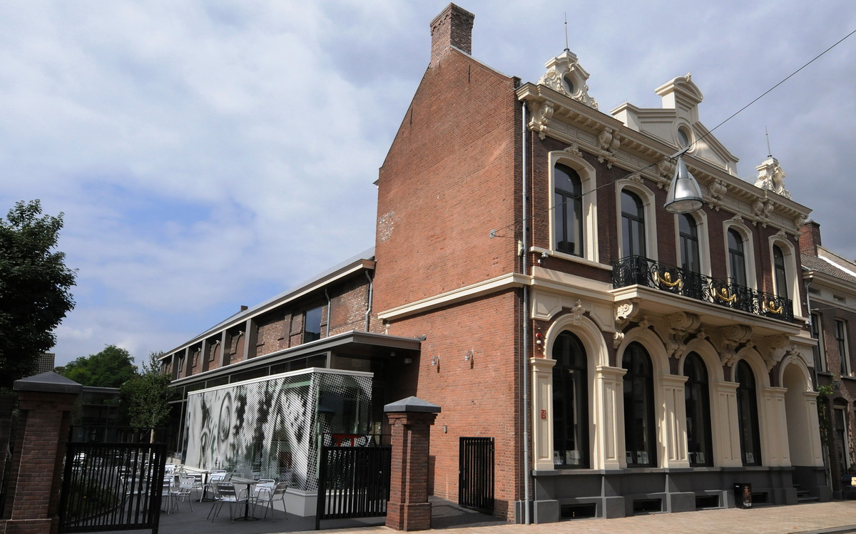Cinecitta 电影院——600万欧元翻新工程中的摩斯国际 CIS 产品