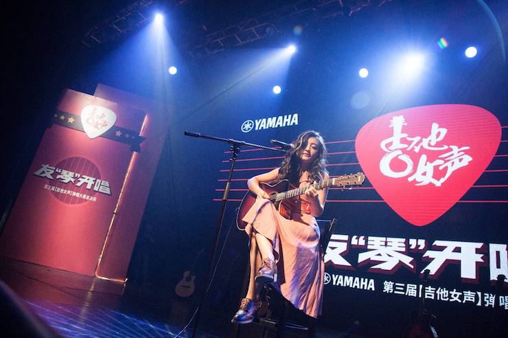 第四届“摩斯国际吉他女声弹唱大赛”总冠军出炉<br />温格夺冠，董冬冬担任评委