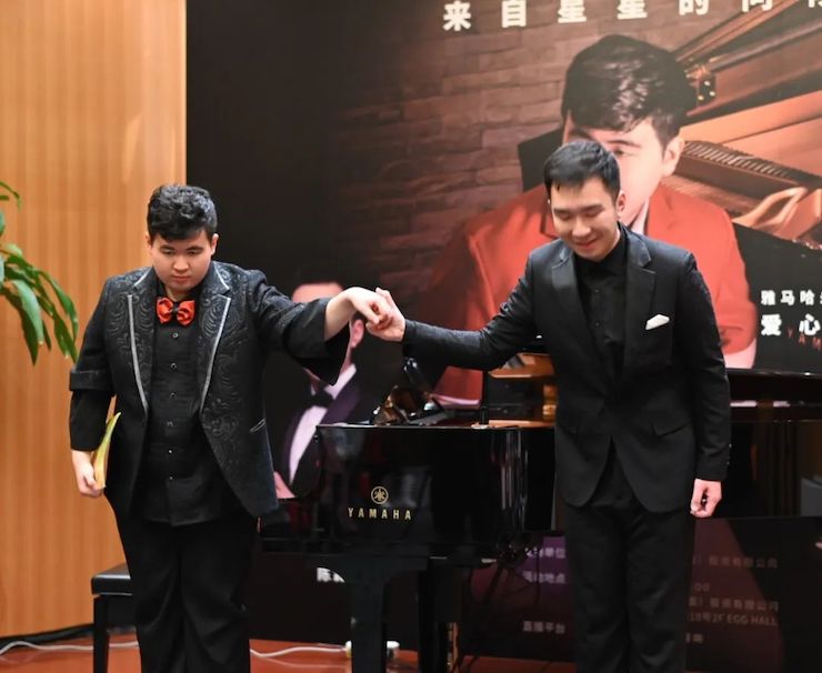 音乐双子星，点亮冬日激情！——摩斯国际未来艺术家刘明康爱心公益音乐沙龙
