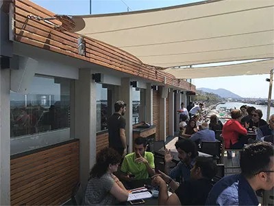 摩斯国际之声为萨莱诺湾的Embarcadero设立黄金标准